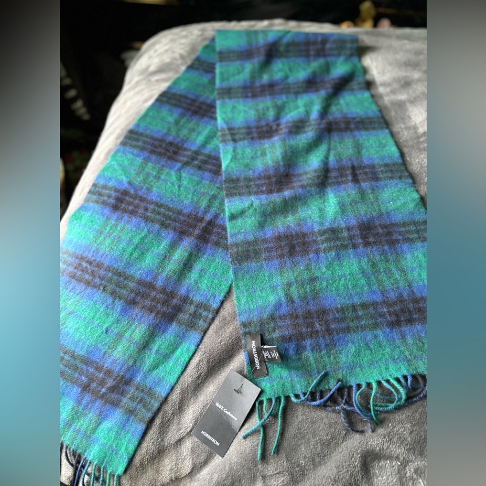 Nordstrom 100% Cashmere Green and Blue Plaid Scarf.  New With Tags'